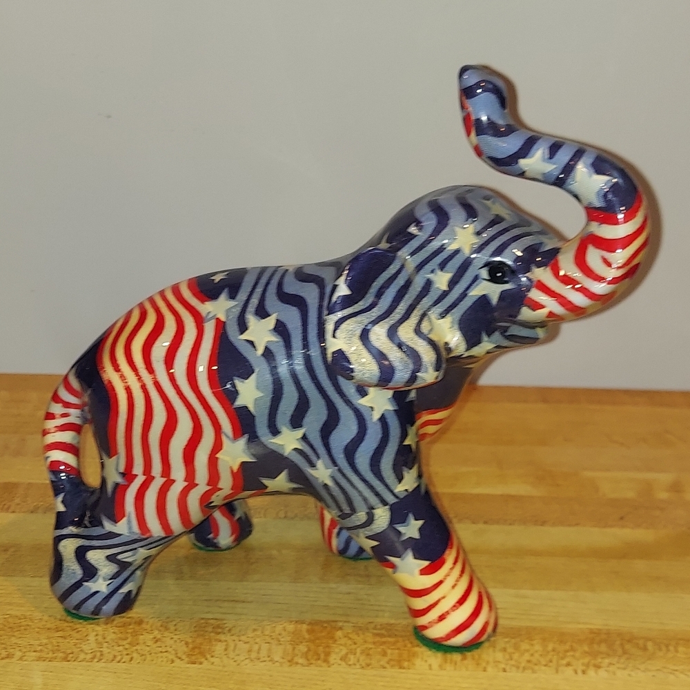 VINTAGE LA VIE HAND-PAINTED AMERICAN FLAG PATCHWORK CERAMIC ELEPHANT 8" STATUE
